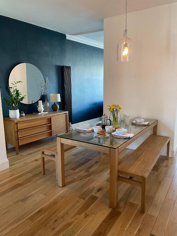 The Clock Tower Apartment - Spacious, Modern, 2 Bed Room Apartment , Southsea With Free Parking - Sleeps 4 Portsmouth Dış mekan fotoğraf