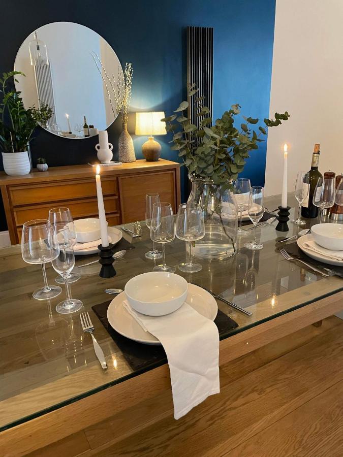The Clock Tower Apartment - Spacious, Modern, 2 Bed Room Apartment , Southsea With Free Parking - Sleeps 4 Portsmouth Dış mekan fotoğraf
